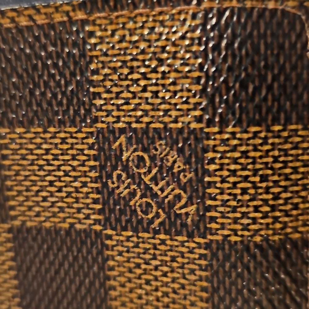 💢💢SOLD💢💢Louis Vuitton Brown and Black Checkered Wallet - Picture 2 of 4